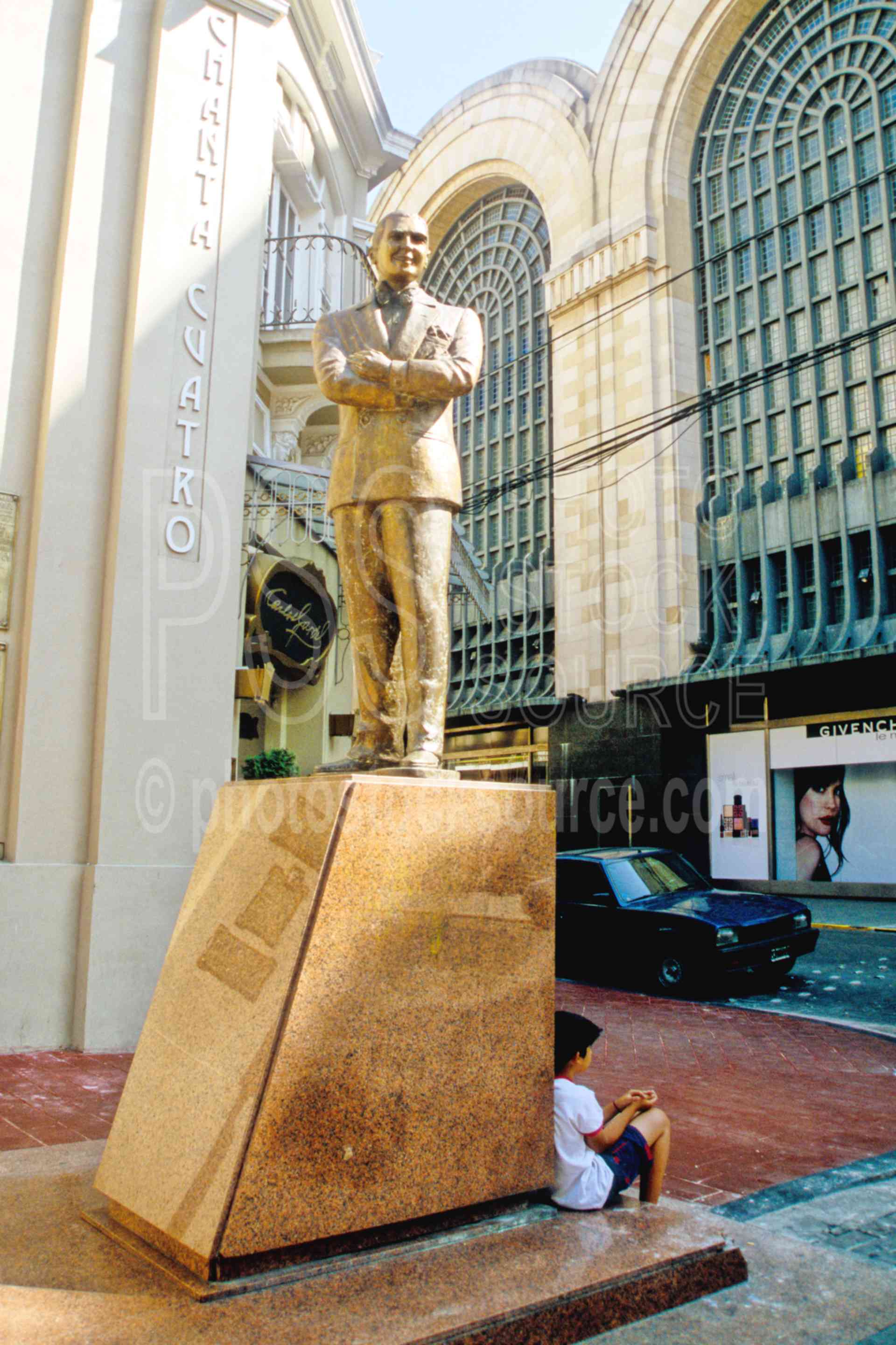 Carlos Gardel,statue,arts,sculptures
