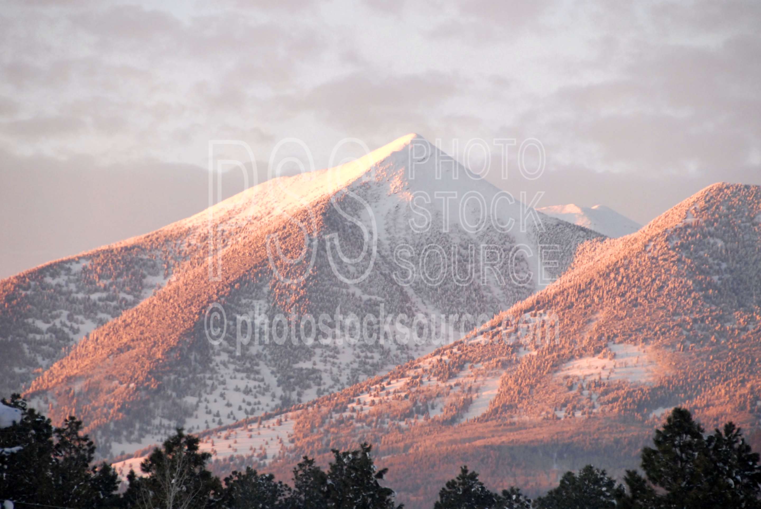 Snow on The Peaks,san francisco peaks,the peaks,volcano,mountain,sunset,cold,winter,nature