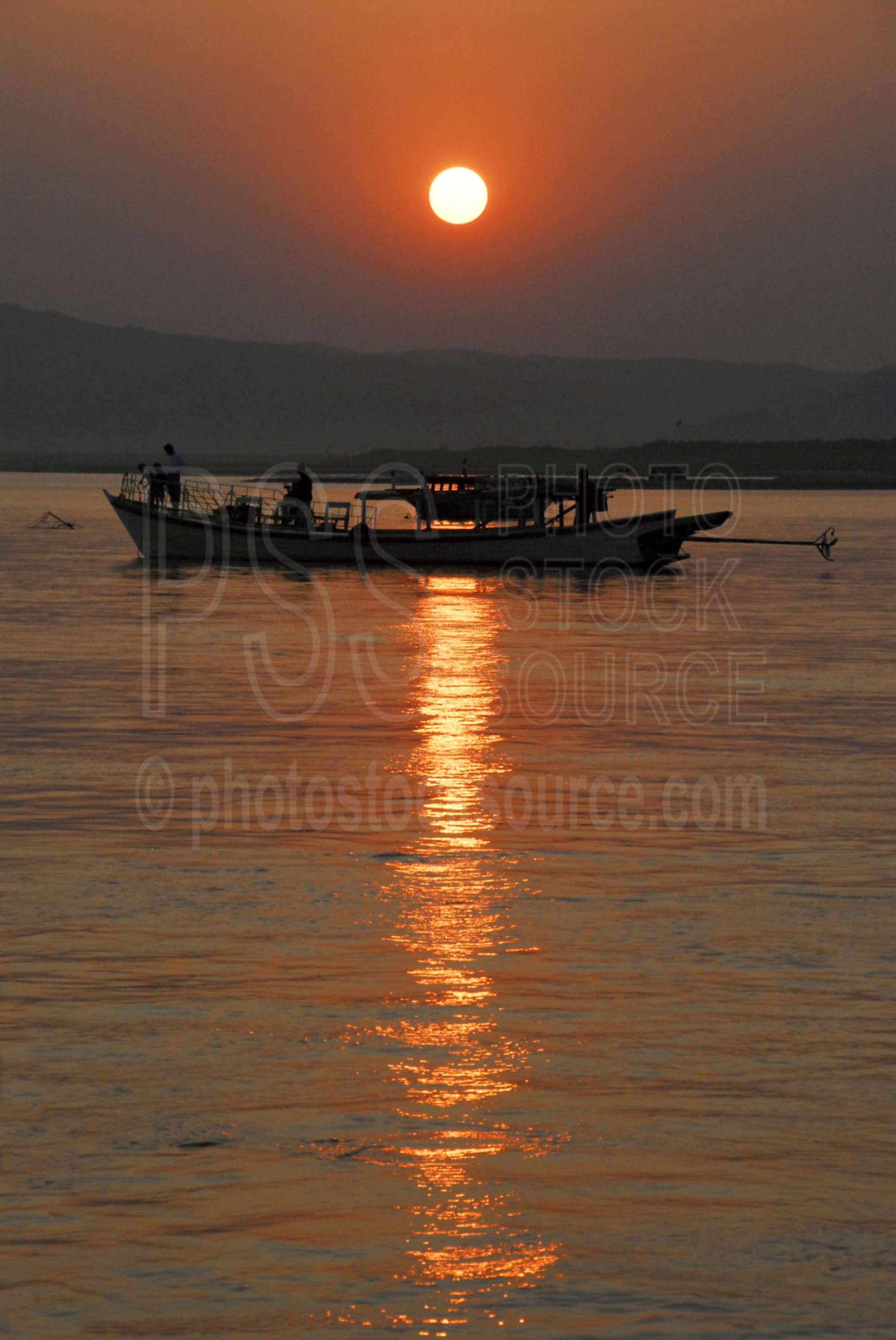 Irrawaddy Boat at Sunset,myanmar,boat,boats,river,irrawaddy,ayeyarwady,water,afternoon,sunset,reflection,pagan