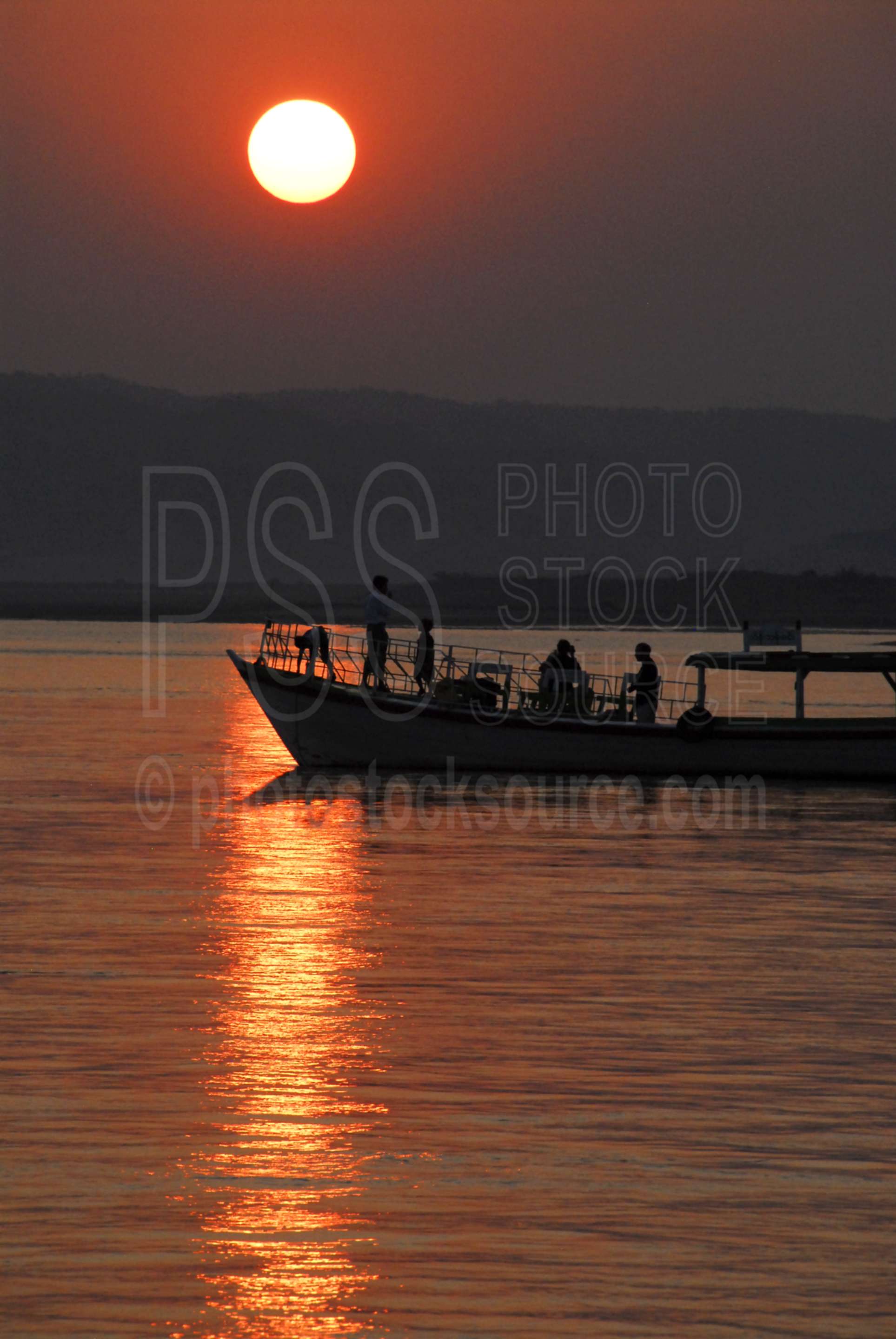 Irrawaddy Boat at Sunset,myanmar,boat,boats,river,irrawaddy,ayeyarwady,water,afternoon,sunset,reflection,pagan
