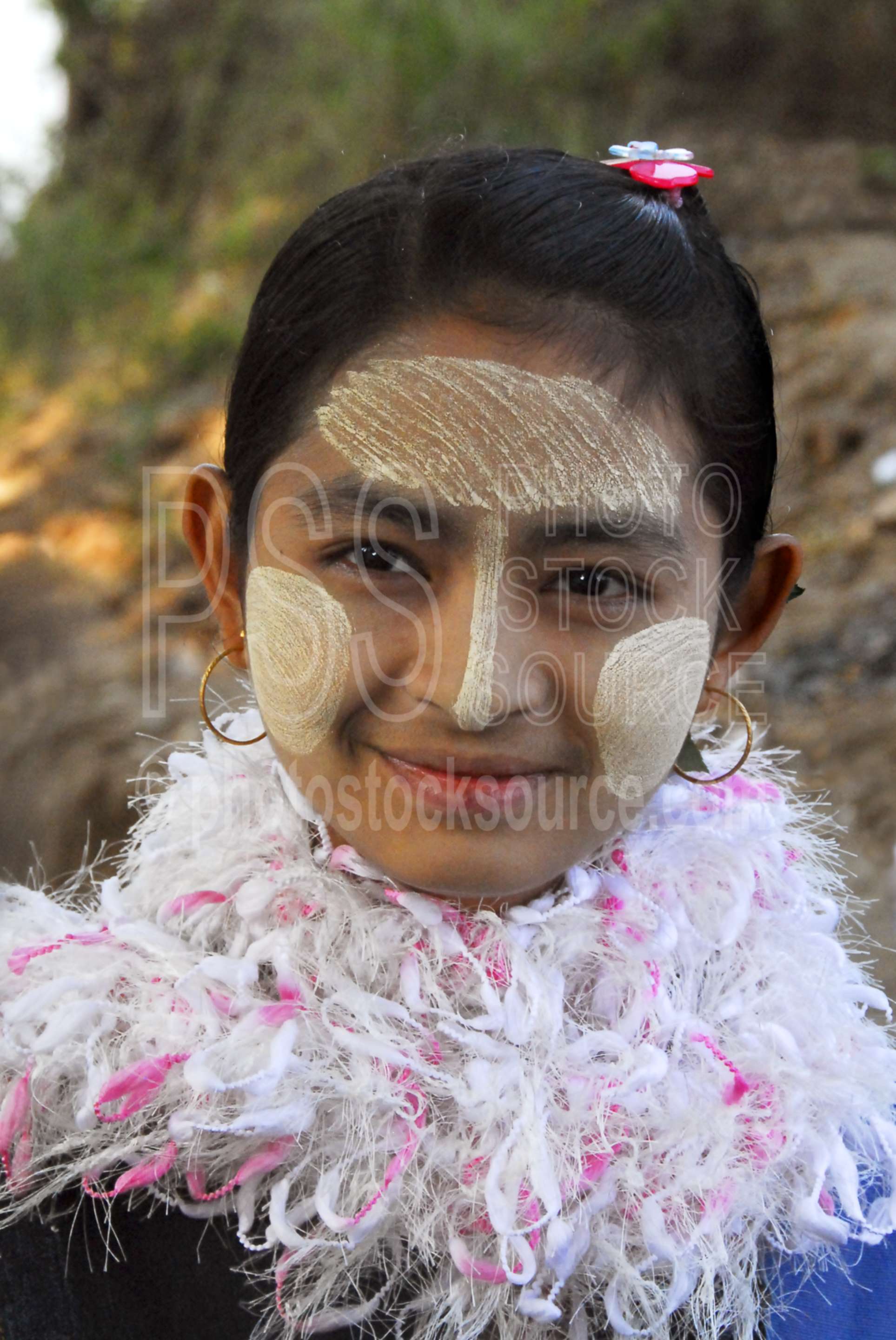 Girl Wearing Thanaka,myanmar,people,girl,child,young,thanaka,face,inwa,ava,hathawaddy
