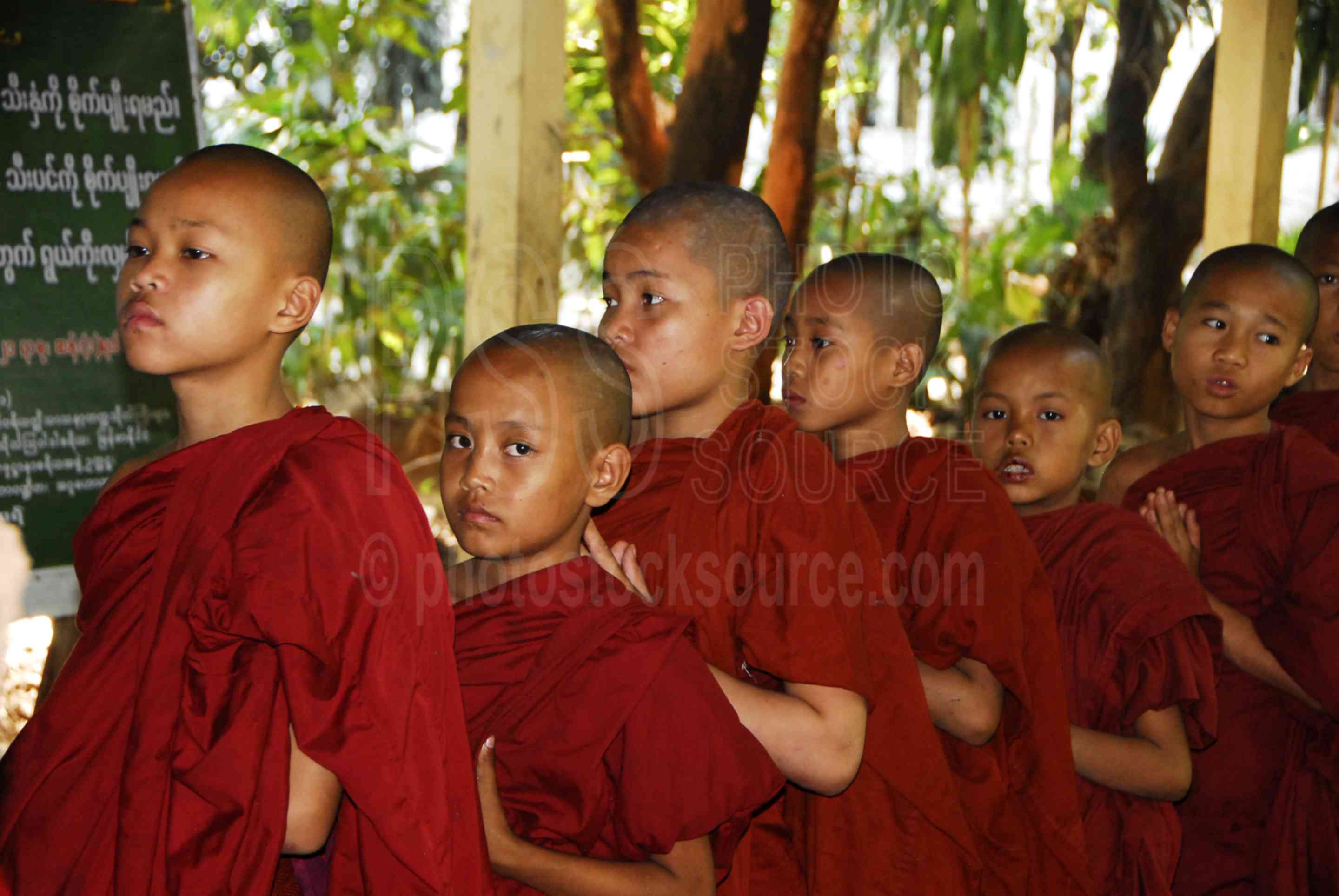 Kalaywa Tawya Monastery Monks,myanmar,yangoon,rangon,rangoon,monastery,kalaywa tawyn,naga hlainggu,hill,bhikkhus,bhikkhunis,samanera,nun,tawya kyaung,kyaung,buddhism