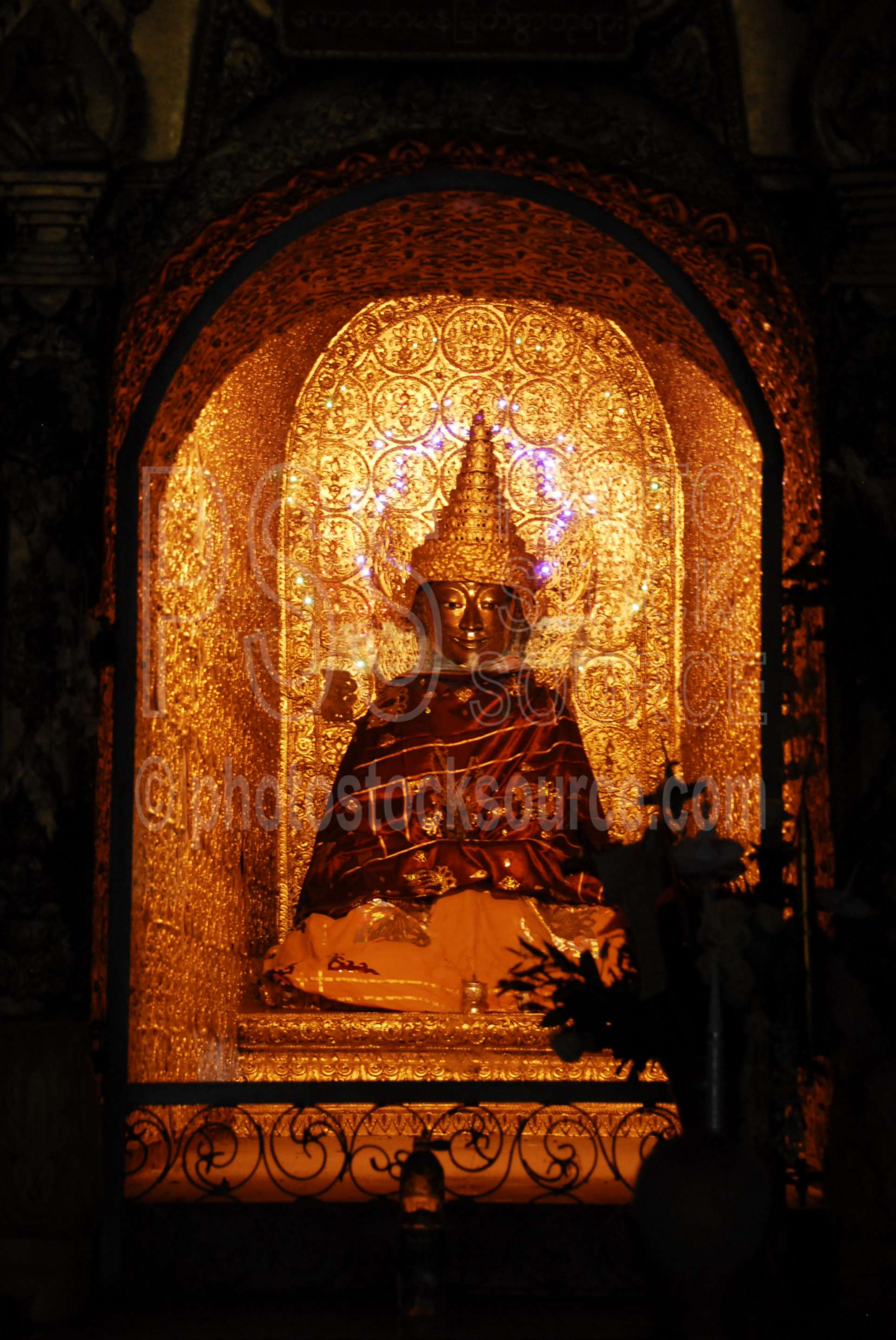 Shwedagon Pagoda Buddha,myanmar,buddhism,paya,pagoda,shwedagon zedi daw,zedi,golden pagoda,gold,golden,gold leaf,stupa,shrine,rangoon,rangon,yangoon,buddha