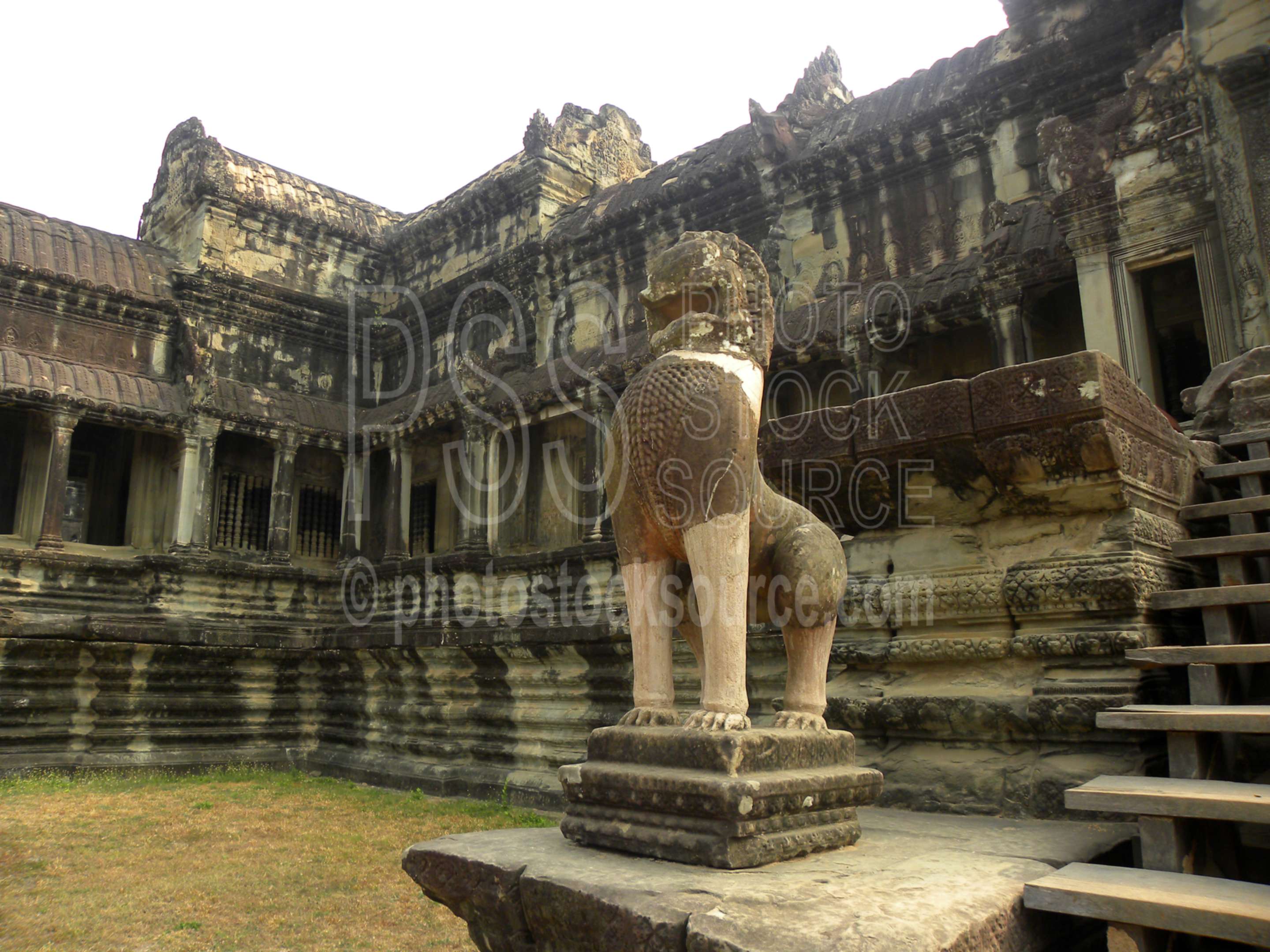 Guardian Lion Statue,ruin,historical,archaeological,ancient,khmer,architecture,statue,lion,carving,stone