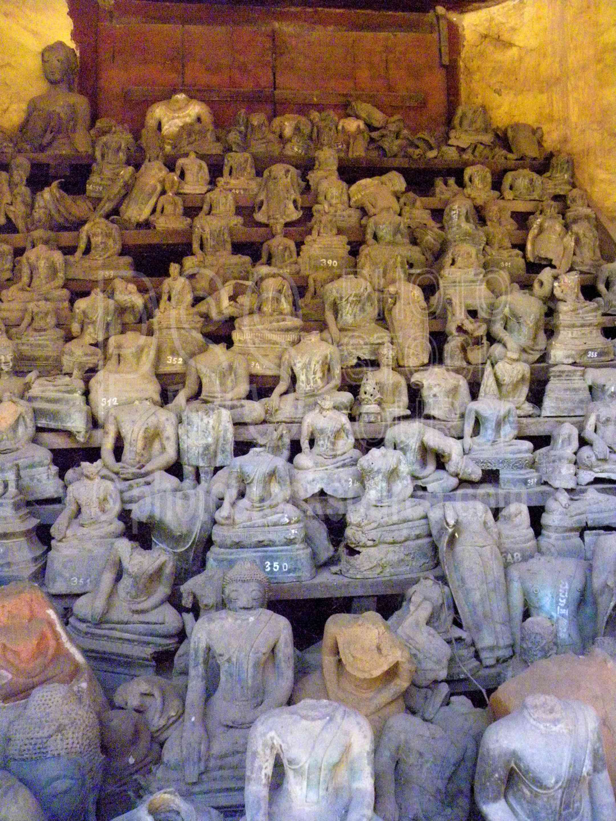 Wat Si Saket Cloister Buddhas,temple,buddhist,religious,museum,buddha,sethathirath,anouvong,anou,viang chan,chao anou,cloister,statues,wat sisaket