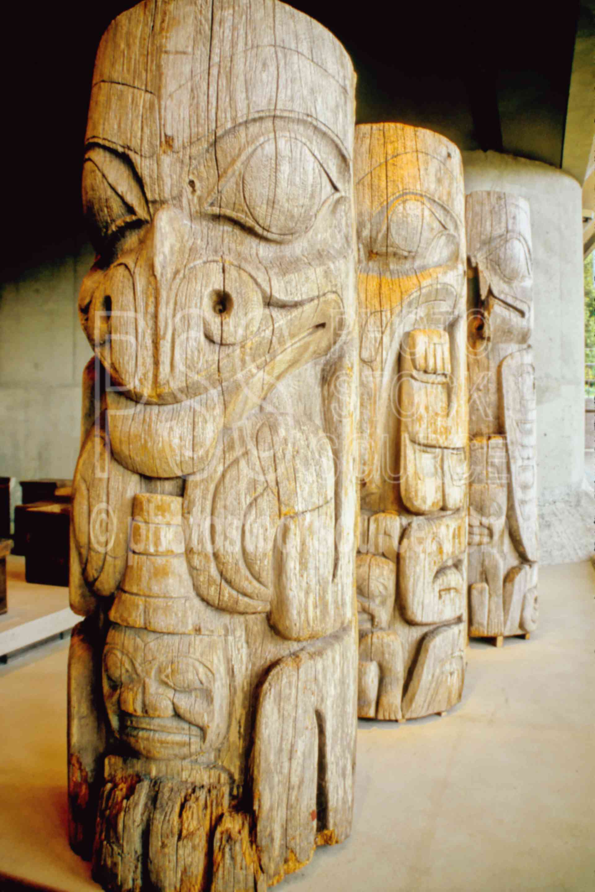 Totem Poles,arts,carving,museum,canada museums