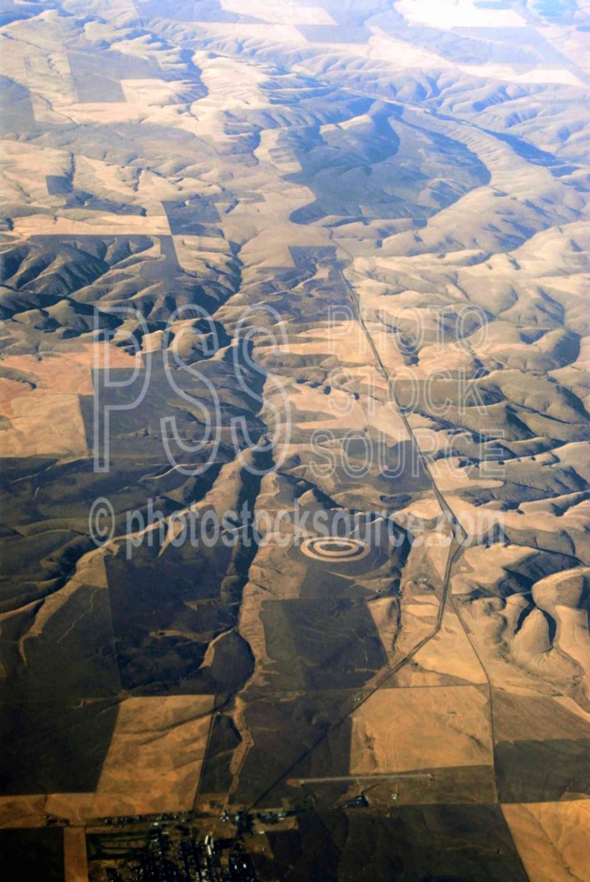 Crop Circle,aerial,wheat,hills,erosion,river,aerials