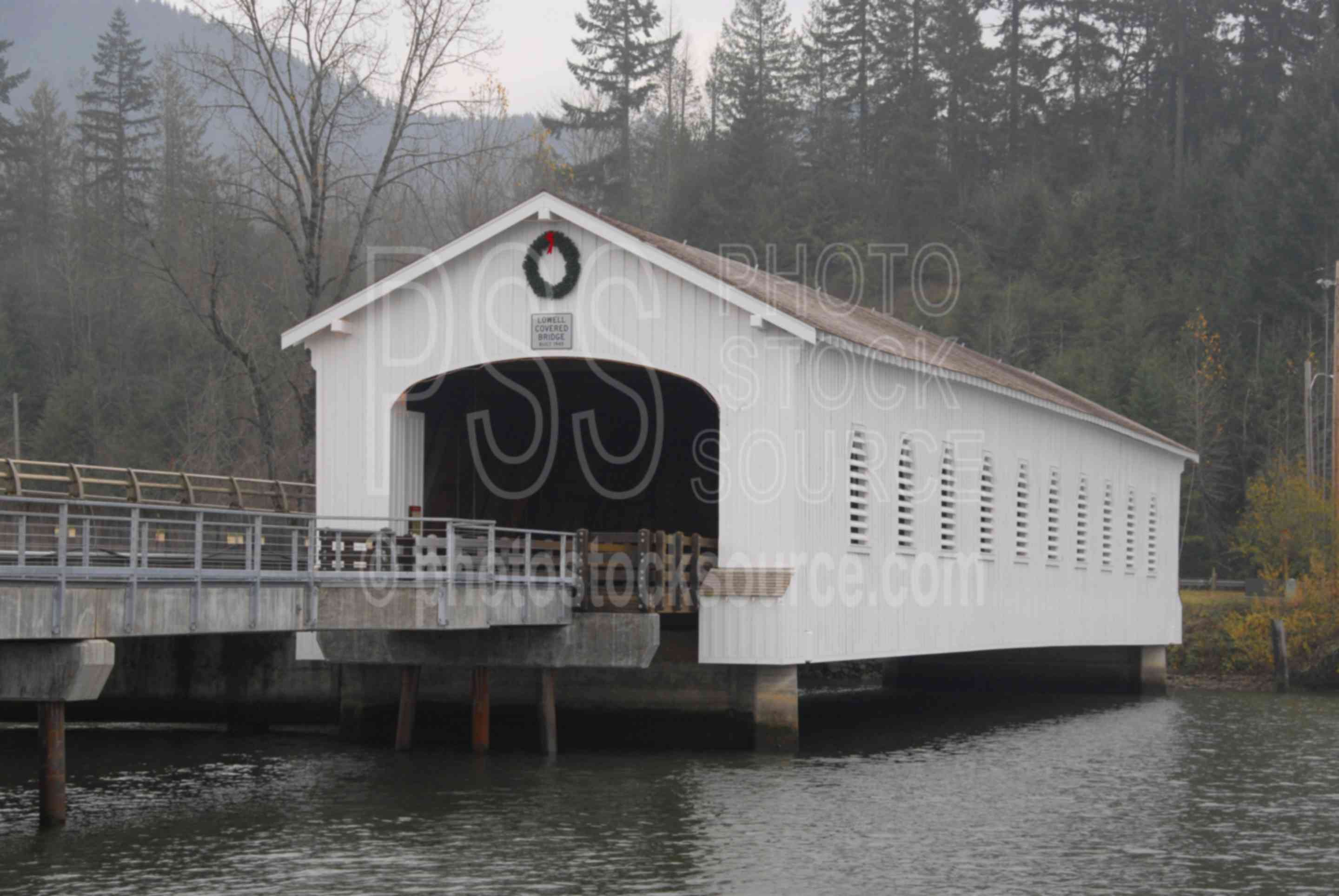 Lowell Bridge,covered bridge,dexter lake,lake,architecture,bridges