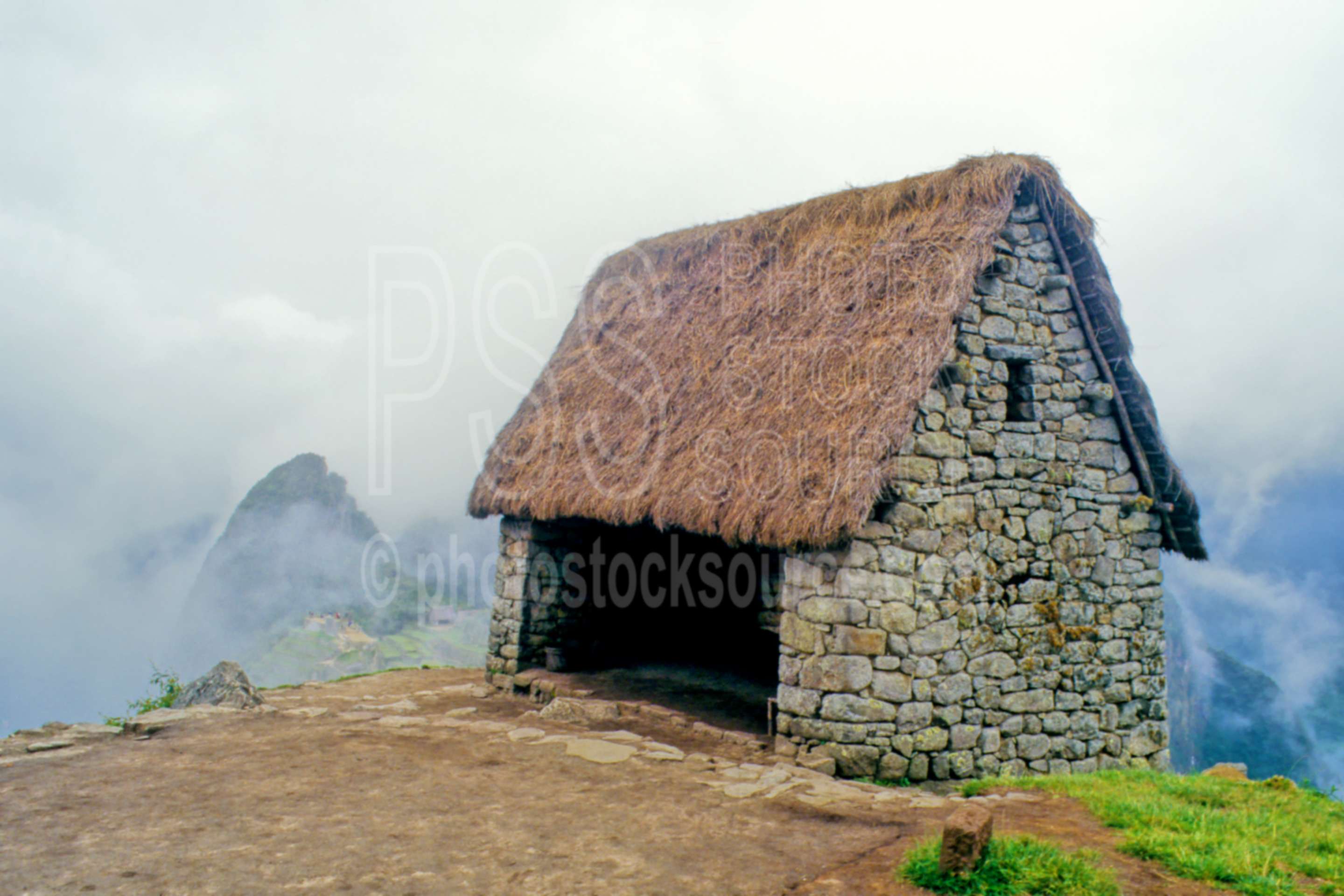 Hut of the Caretaker,fogs,house,huts,mist