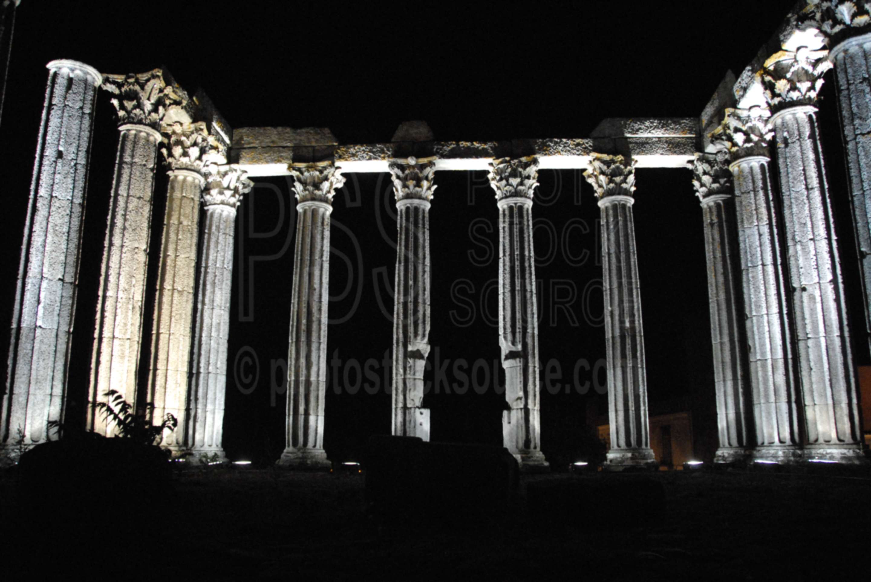 Templo de Diana at Night,roman,temple,column,columns,night,temples