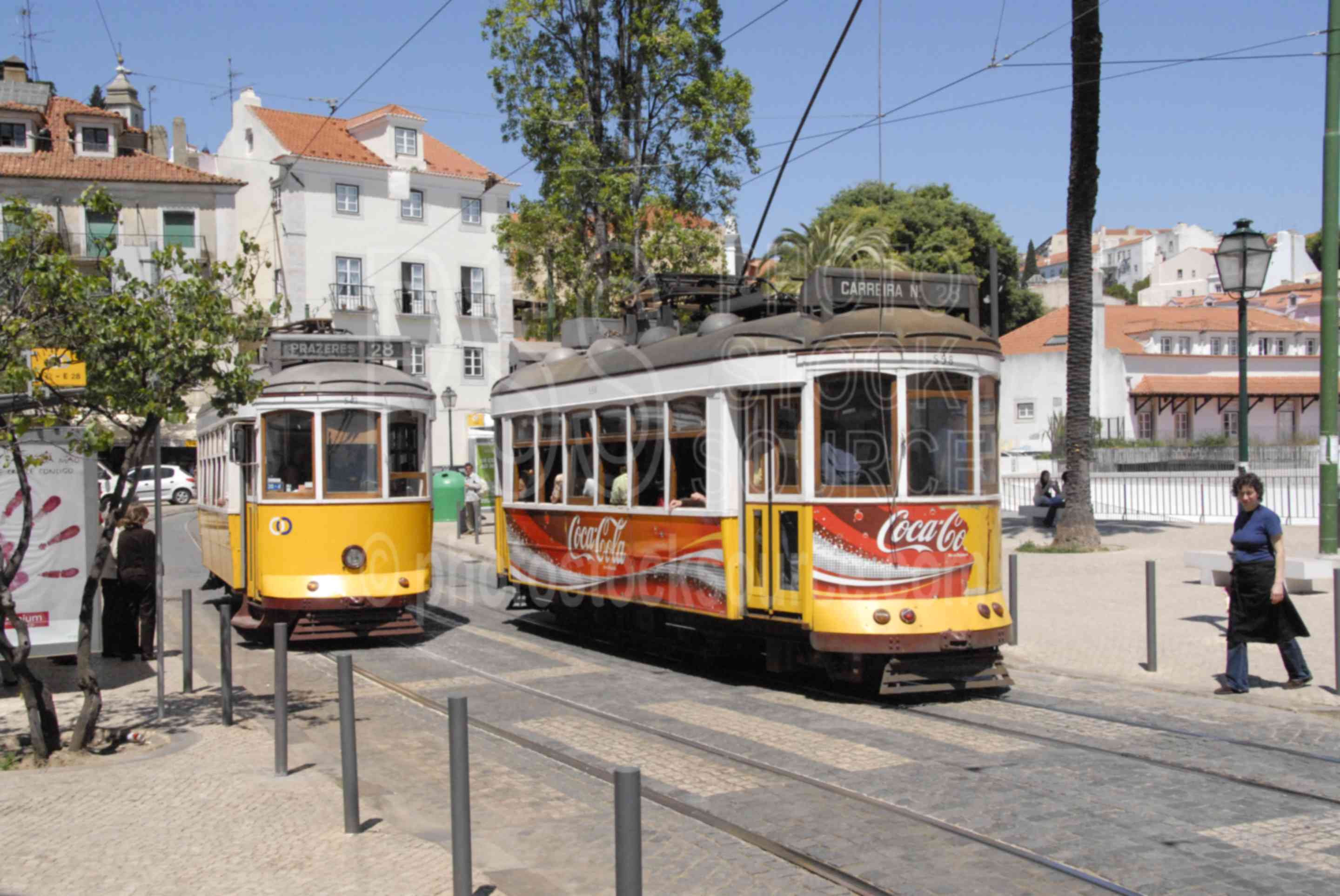 Streetcars in Graca,street car,streetcars,streetcar,public transportation